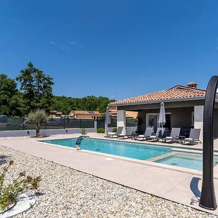 Nia * Labin (Istria)